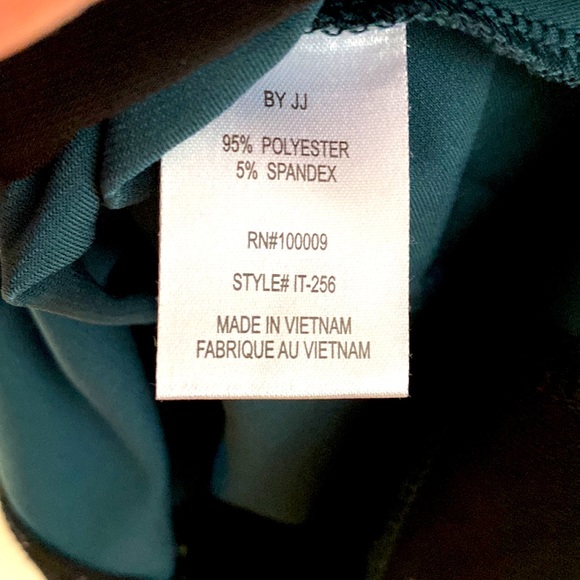 REDUCED! 💚 By JJ asymmetrical scoop neck tunic in black and pine - Picture 5 of 7